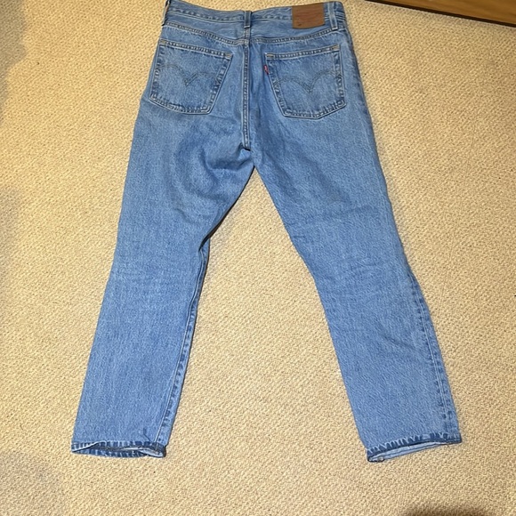 Levi’s W 501 Straight Leg Light Wash - Picture 3 of 9